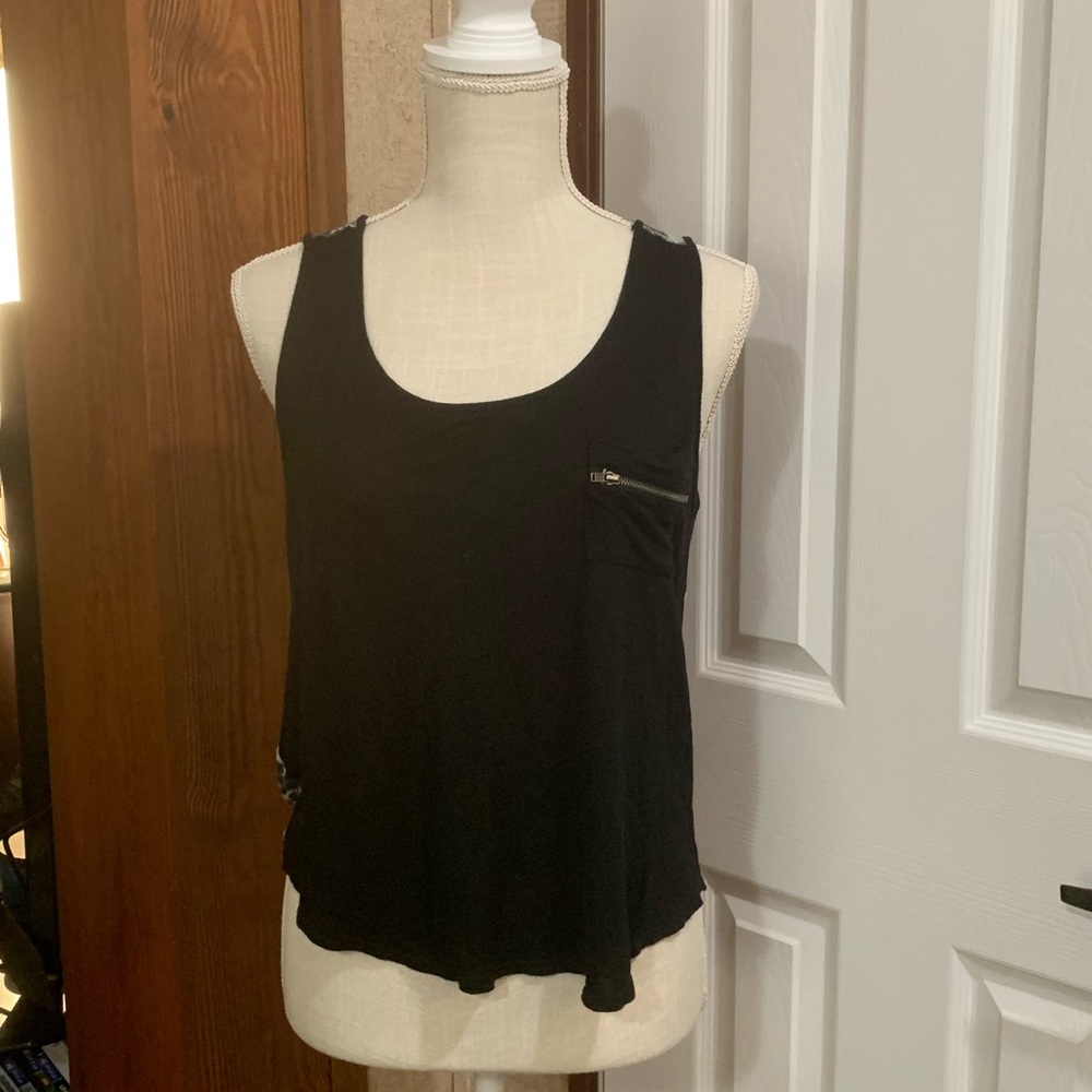 Women’s sleeveless top